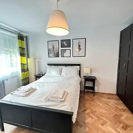 Charming Treasure - Centre